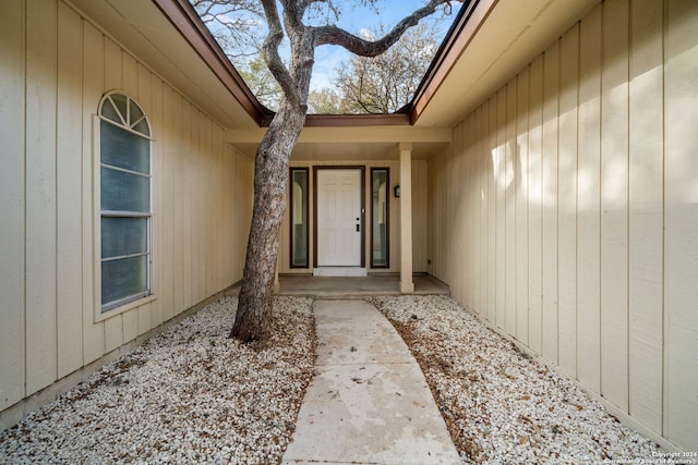 view of entrance to property