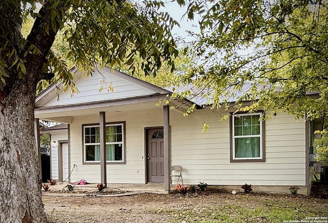 bungalow-style house with covered porch