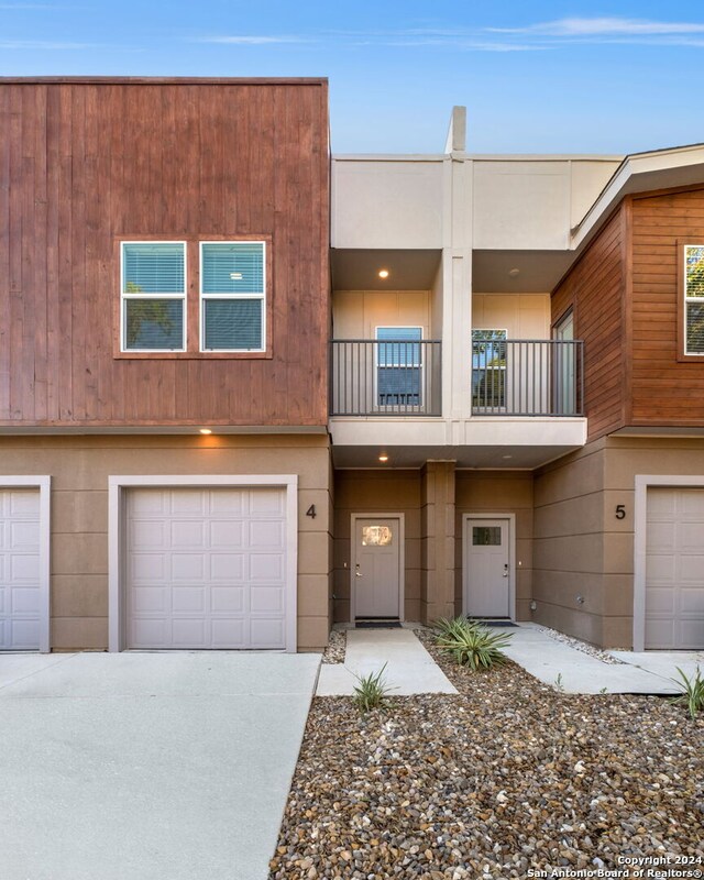 view of townhome / multi-family property