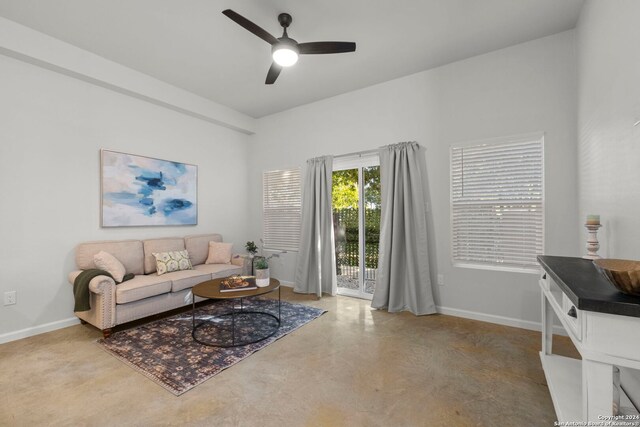 1002 Morningside Dr Unit 6, Terrell Hills, TX 78209 - living room featuring ceiling fan