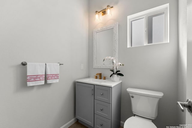 1002 Morningside Dr Unit 6, Terrell Hills, TX 78209 - bathroom with vanity and toilet