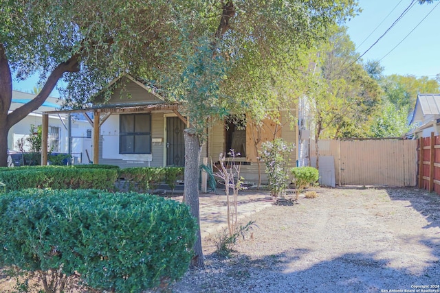 view of front of property