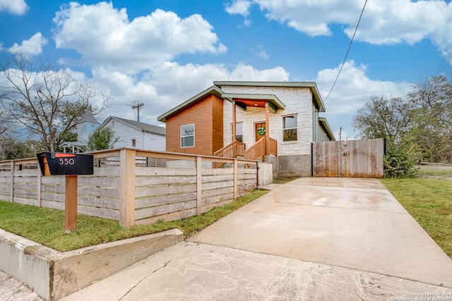 view of front of home