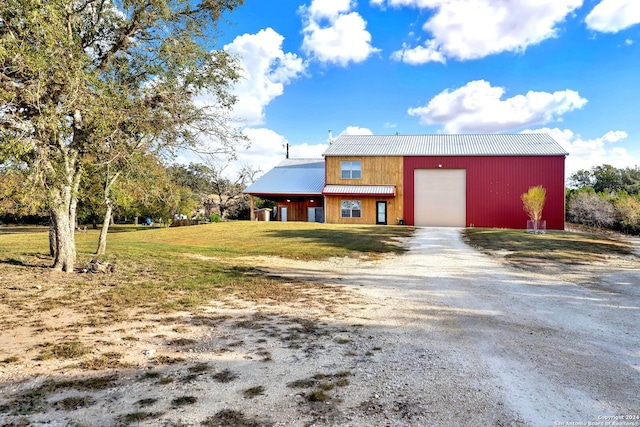 view of front of property with a front lawn