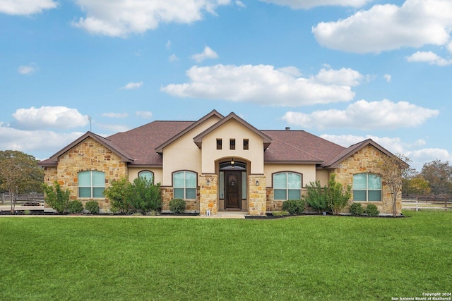 view of front facade with a front lawn