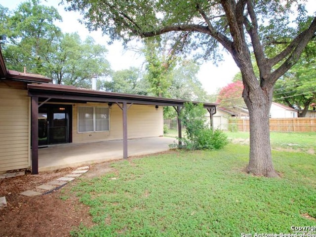 view of yard with a patio