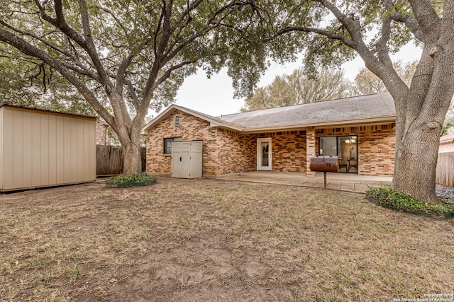 ranch-style house with a patio