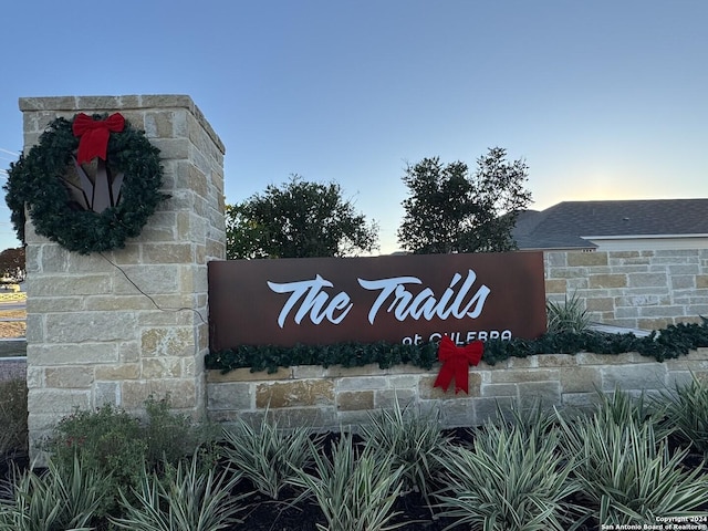 view of community / neighborhood sign