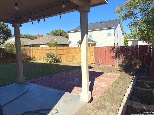 view of yard featuring a patio