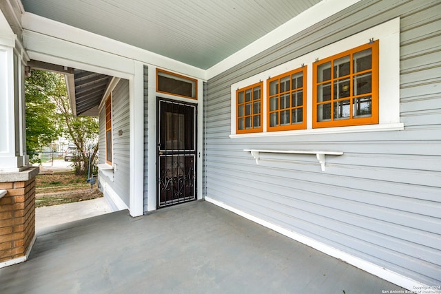 view of property entrance