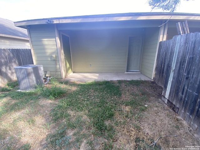 view of yard featuring central AC