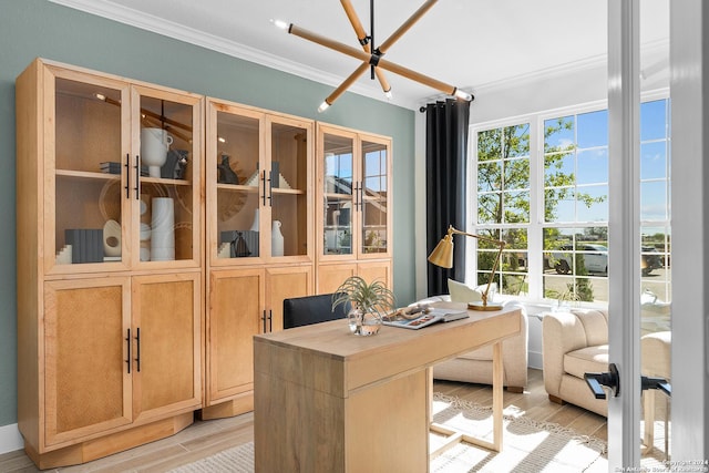 office area with a chandelier, crown molding, and light hardwood / wood-style floors