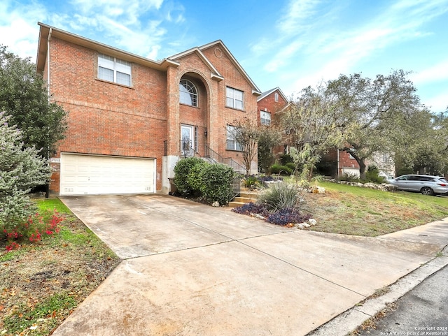 view of front property featuring a garage