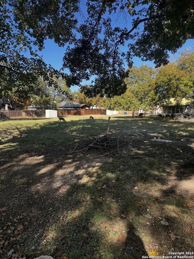 Listing photo 2 for 1052 Hayselton Ave, New Braunfels TX 78130