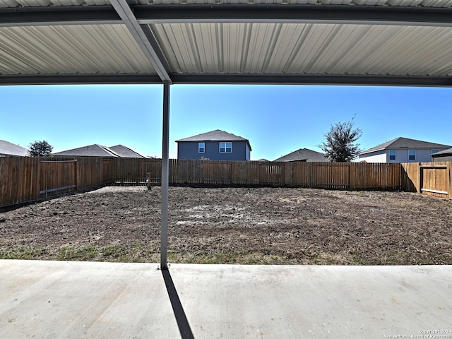 view of yard featuring a patio area