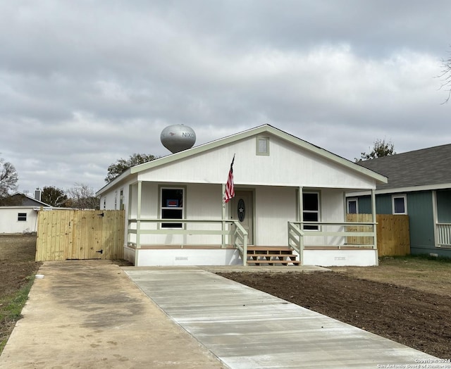 view of front of home with covered porch