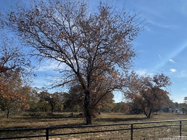 Listing photo 2 for 1960 Clear Lake Loop, Poteet TX 78065