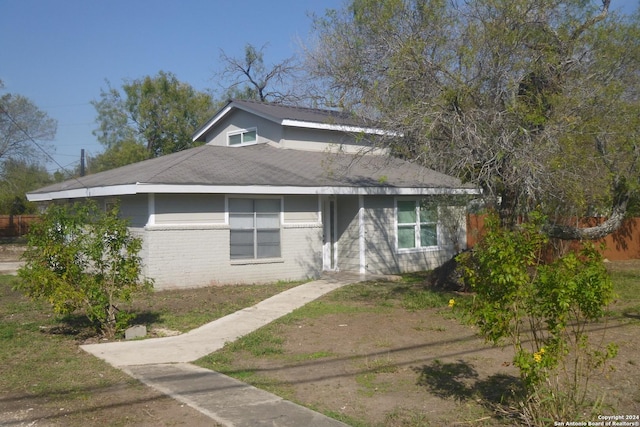 view of front of property