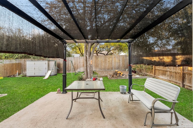 view of patio featuring a pergola