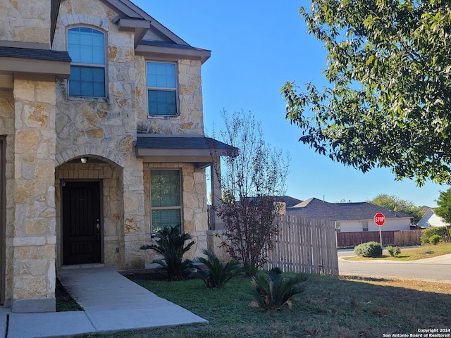 view of front of property