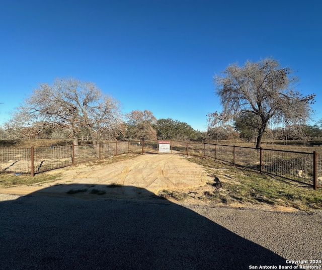 Listing photo 2 for 2731 County Road 770, Natalia TX 78059