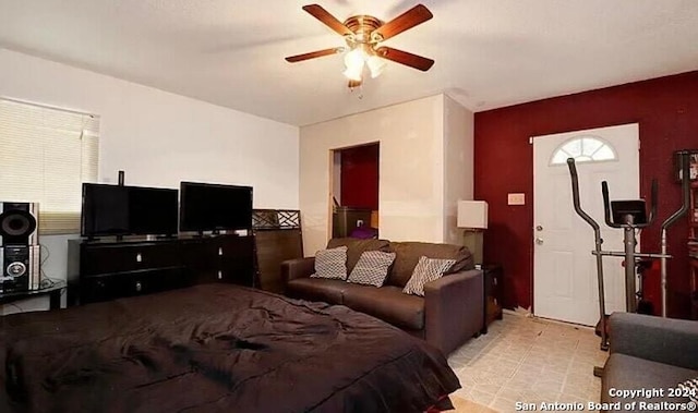 bedroom with ceiling fan