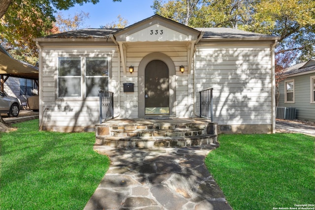 333 Redwood St, Alamo Heights, TX 78209 - view of front of home featuring a front lawn
