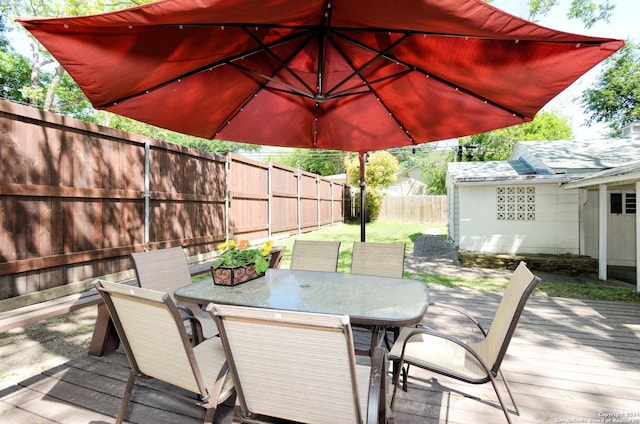 333 Redwood St, Alamo Heights, TX 78209 - wooden terrace featuring outdoor dining space and a fenced backyard