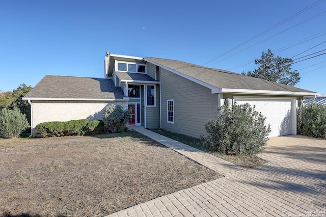 view of front facade featuring a garage