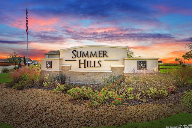 view of community / neighborhood sign