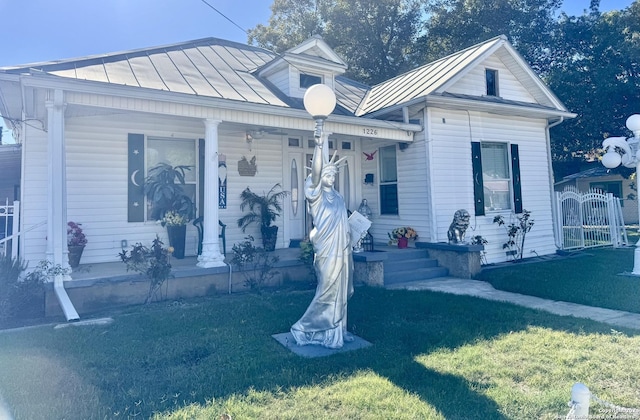 view of front of home featuring covered porch