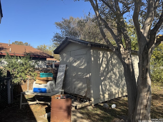 view of outbuilding