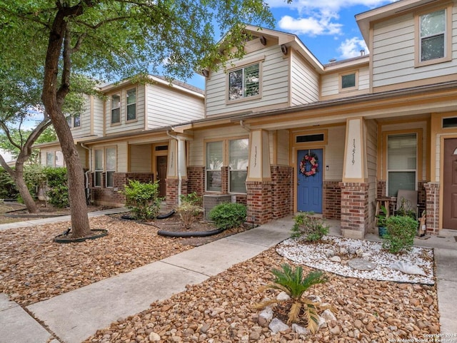 view of front of home with covered porch