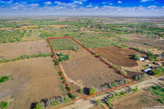 Listing photo 2 for 675 W County Road 672, Natalia TX 78059