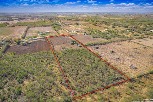 Listing photo 3 for 675 W County Road 672, Natalia TX 78059