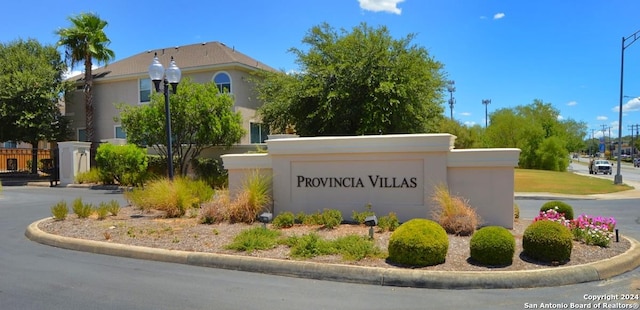 view of community / neighborhood sign