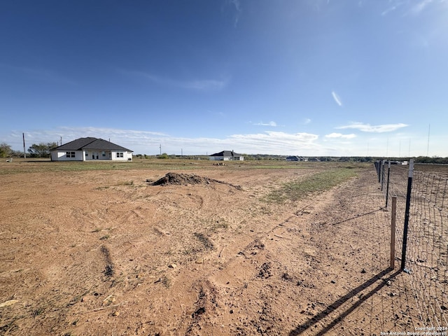 view of yard featuring a rural view