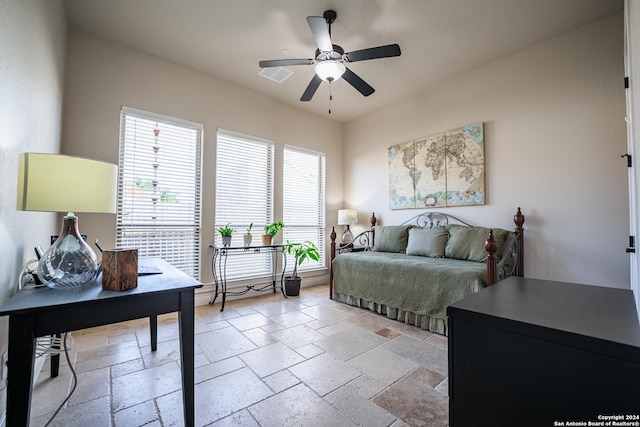 bedroom with ceiling fan