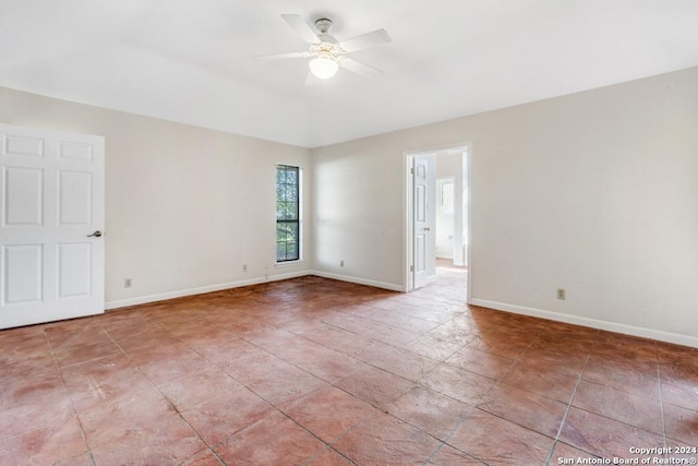 empty room featuring ceiling fan