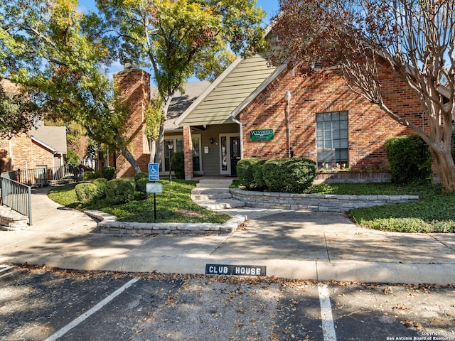 view of front of property