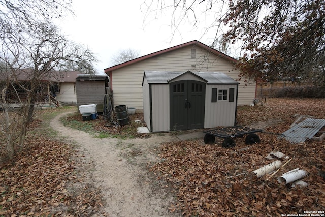 view of outbuilding