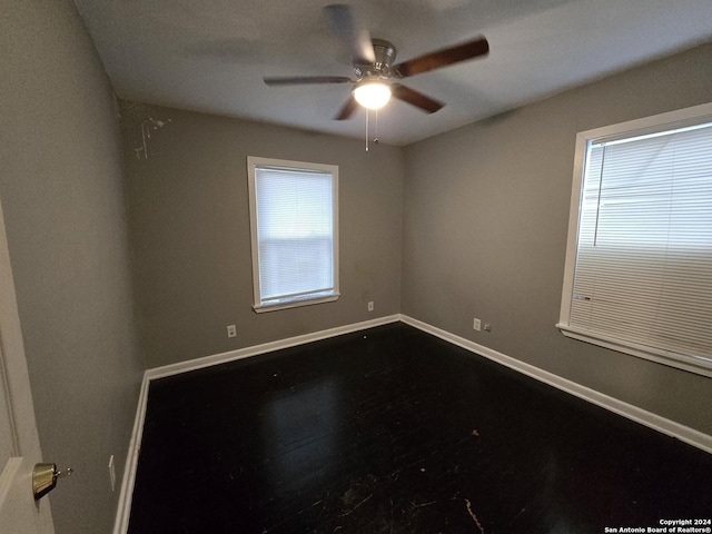 empty room with ceiling fan