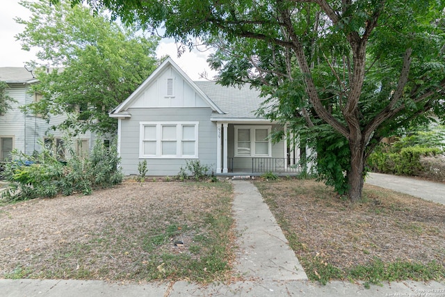 view of front of home featuring a porch