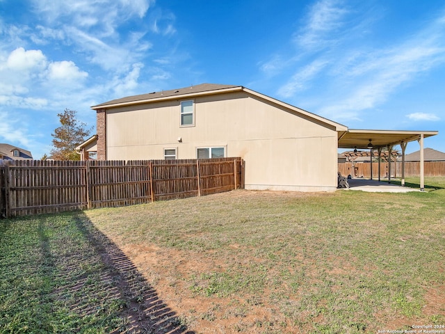 view of yard featuring a patio