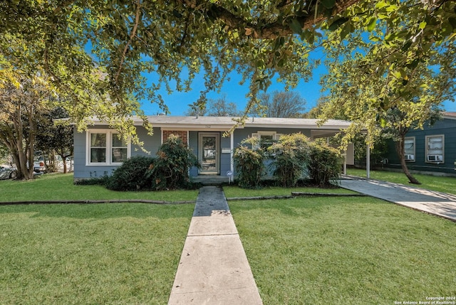 view of front of property with a front yard