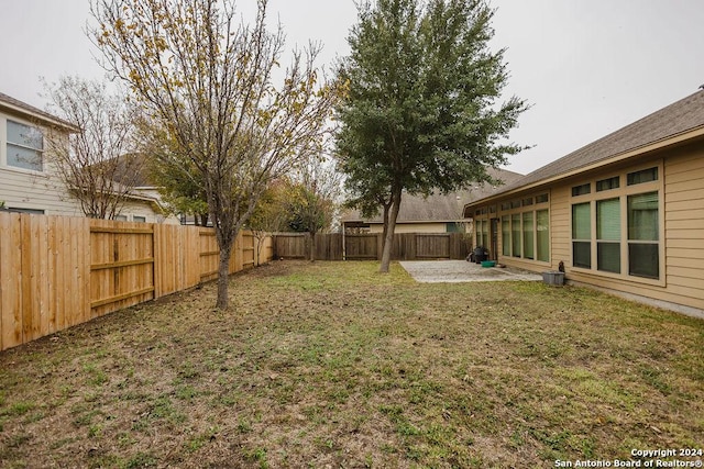 view of yard with a patio