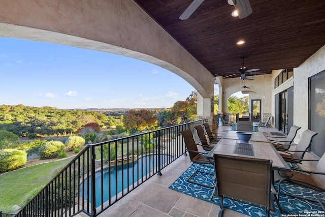 balcony with ceiling fan