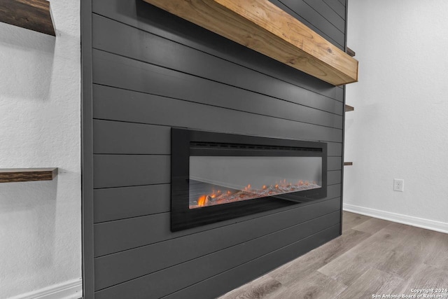 room details featuring hardwood / wood-style floors