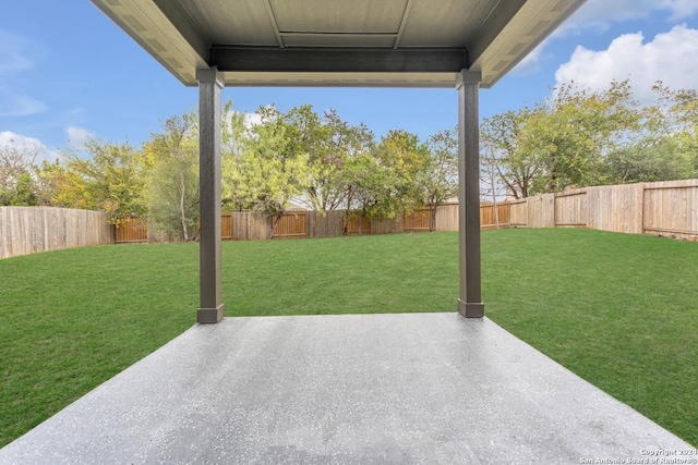 view of yard with a patio