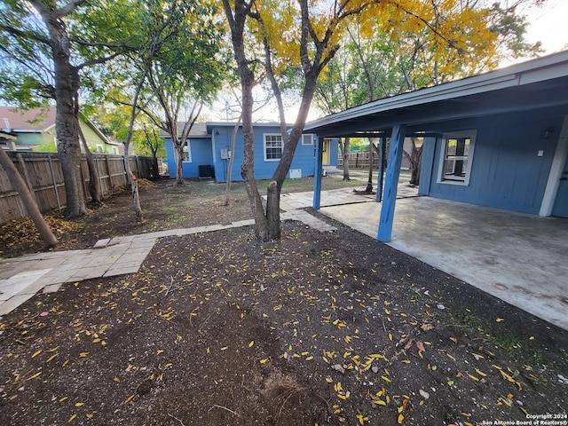 view of yard with a patio